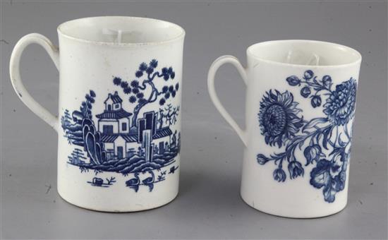 A Worcester plantation print blue and white mug and a Caughley floral spray blue and white mug, 12.5cm and 11.5cm